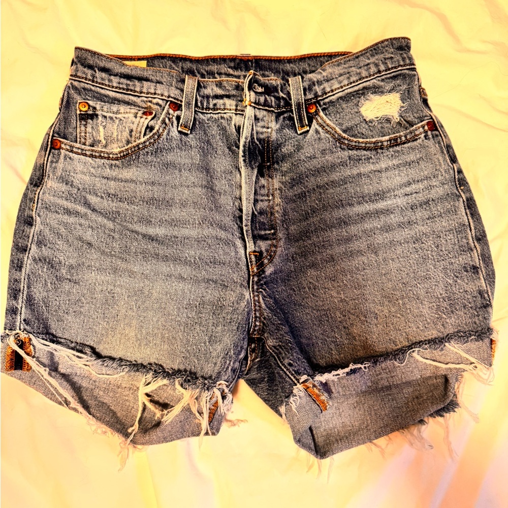 Levi’s Distressed Denim Cutoff Shorts size 29